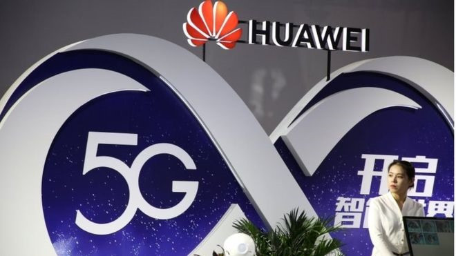 Huawei dự định tính phí 2,5 USD trên mỗi smartphone sử dụng công nghệ 5G do hãng giữ bản quyền sáng chế. Ảnh: EABW News