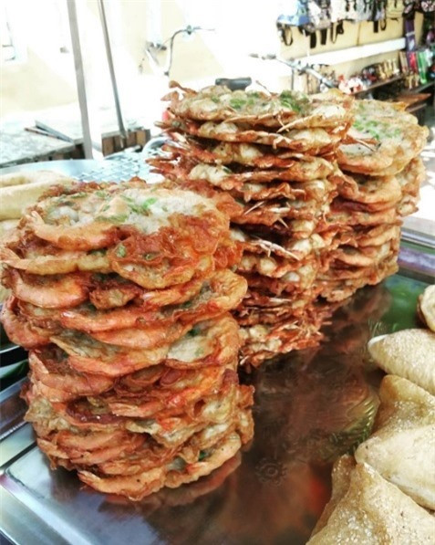 Shrimp or crab cake The cake is made from corn and shrimps or crabs. It is very delicious and poplar with visitors.