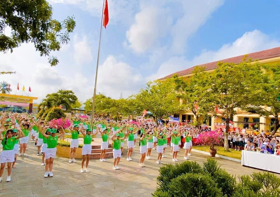 Ngày hội “thiếu nhi vui khỏe - tiến bước lên Đoàn” của Trường Tiểu học Kim Đồng (Tam Kỳ). Ảnh: C.N