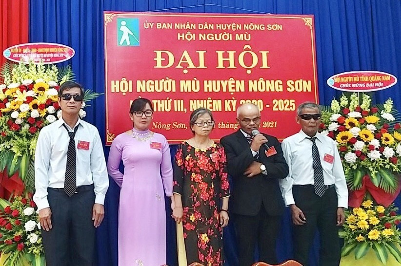 Ra mắt BCH Hội người mù huyện Nông Sơn lần thứ III nhiệm kỳ 2020 – 2025. Ảnh: TÂM LÊ