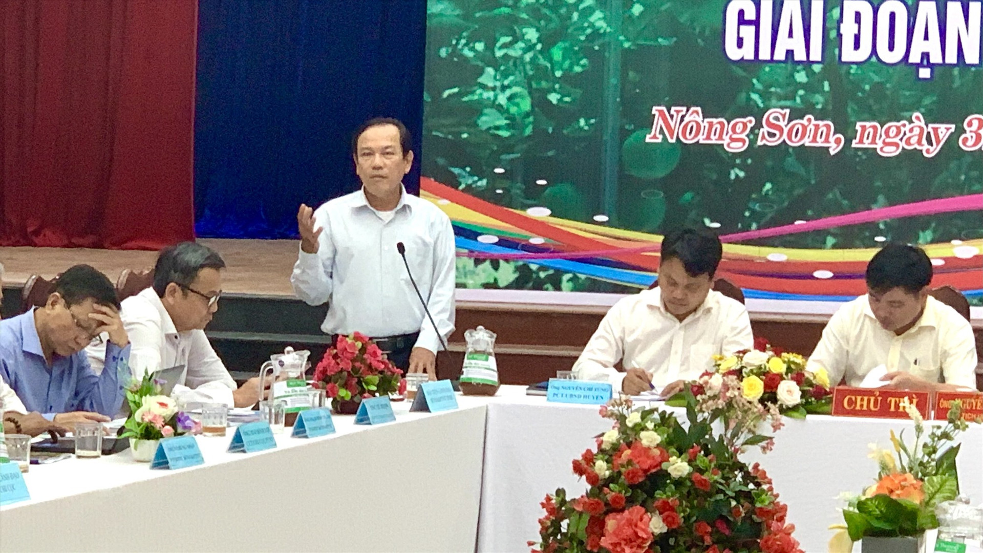 Đồng chí Ngô Tấn – Phó Giám đốc Sở NN&PTNT Quảng Nam phát biểu tại hộ thảo. Ảnh MINH THÔNG