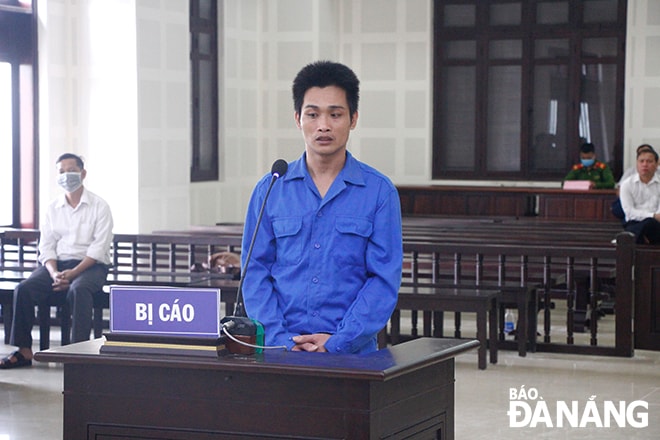 Bị cáo Bùi Văn Hời tại phiên tòa ngày 1-4. Ảnh: XUÂN DŨNG