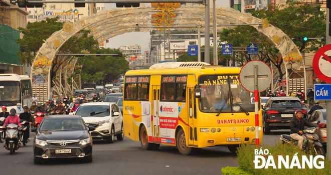 Sau 3 tháng triển khai cấm xe buýt liền kề đi vào nội thành, giờ đây các tuyến xe buýt này không còn xuất hiện trong nội thành. Ảnh: PHƯƠNG UYÊN