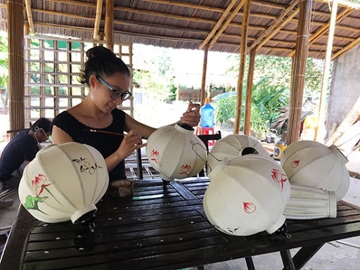 Making Hoi An lanterns