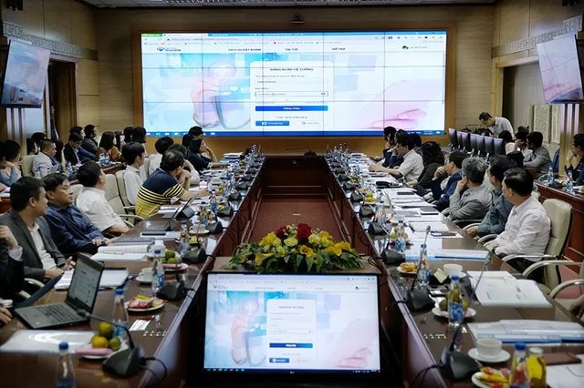 Bộ Y tế tổ chức Hội nghị chuẩn bị triển khai đặt lịch khám chữa bệnh trực tuyến.