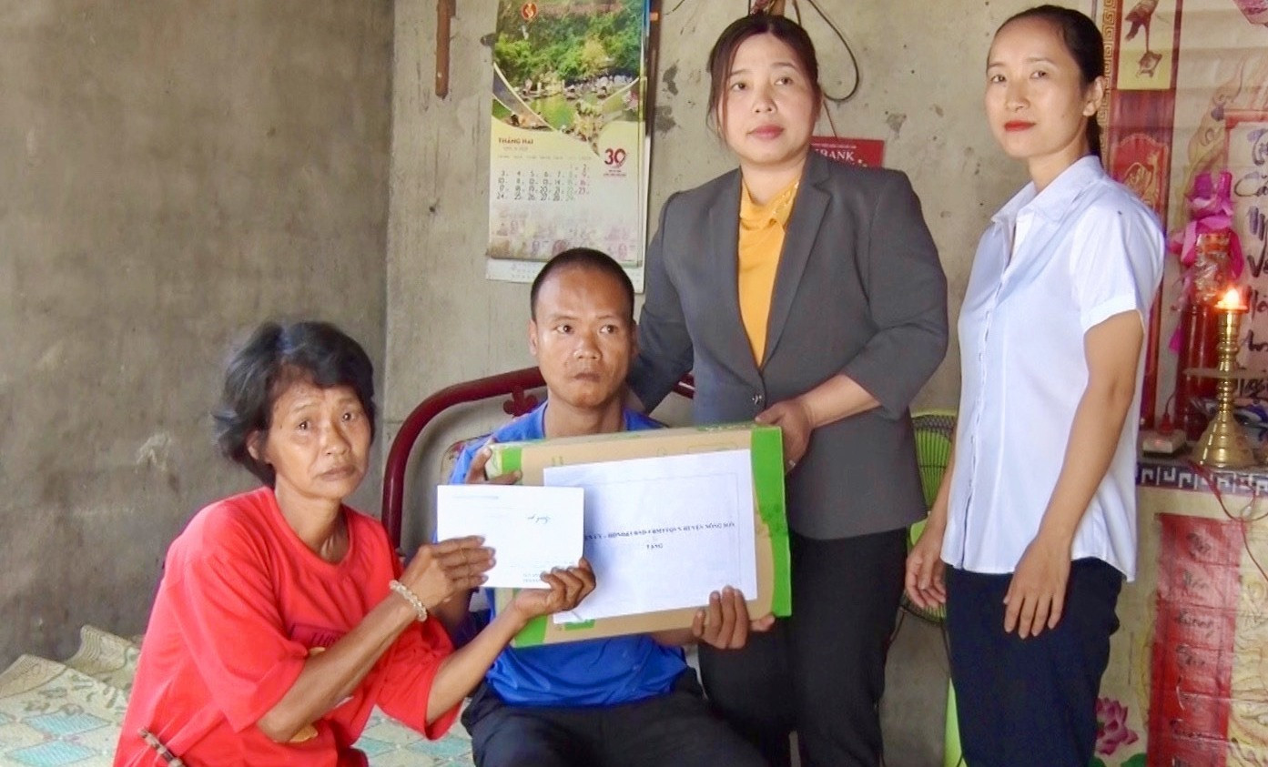 Huyện Nông Sơn luôn quan tâm, hỗ trợ đối với những gia đình người khuyết tật có hoàn cảnh khó khăn. Ảnh: TÂM LÊ