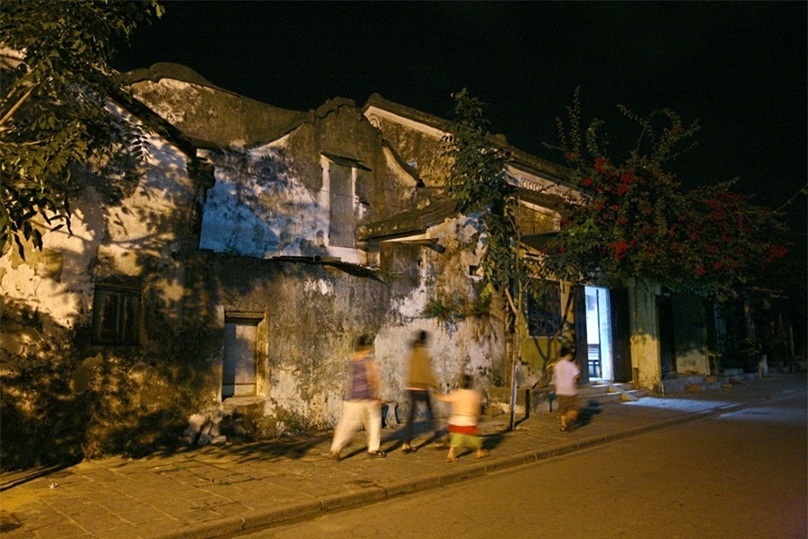 At late night, the ancient town gradually becomes quiet when the lights go out.