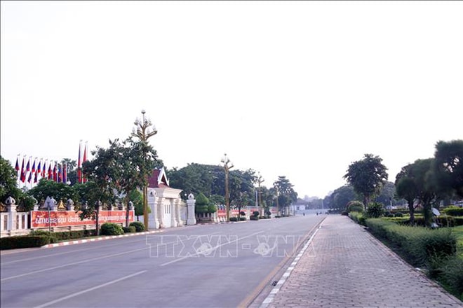 Quang cảnh sáng sớm ngày thường ở Lào vốn đã vắng hôm nay càng vắng hơn do lệnh phong tỏa. Ảnh: Phạm Kiên - P/v TTXVN tại Lào