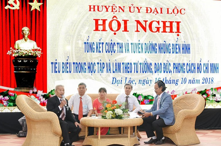 Huyện ủy Đại Lộc tổ chức giao lưu các gương điển hình thực hiện Chỉ thị 05 của Bộ Chính trị (khóa XII). Ảnh: T.T