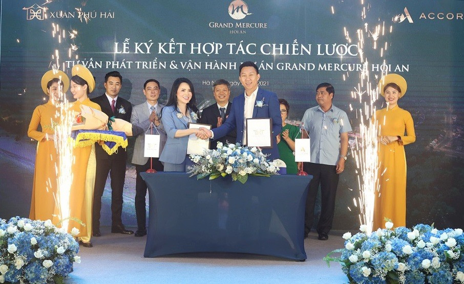 Ảnh lễ kỳ kết hợp tác chiến lược giữa Công ty Cổ phần Đầu tư và Xây dựng Xuân Phú Hải với Tập đoàn Accor