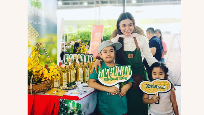 Hapinut products at a startup fair in Ho Chi Minh city