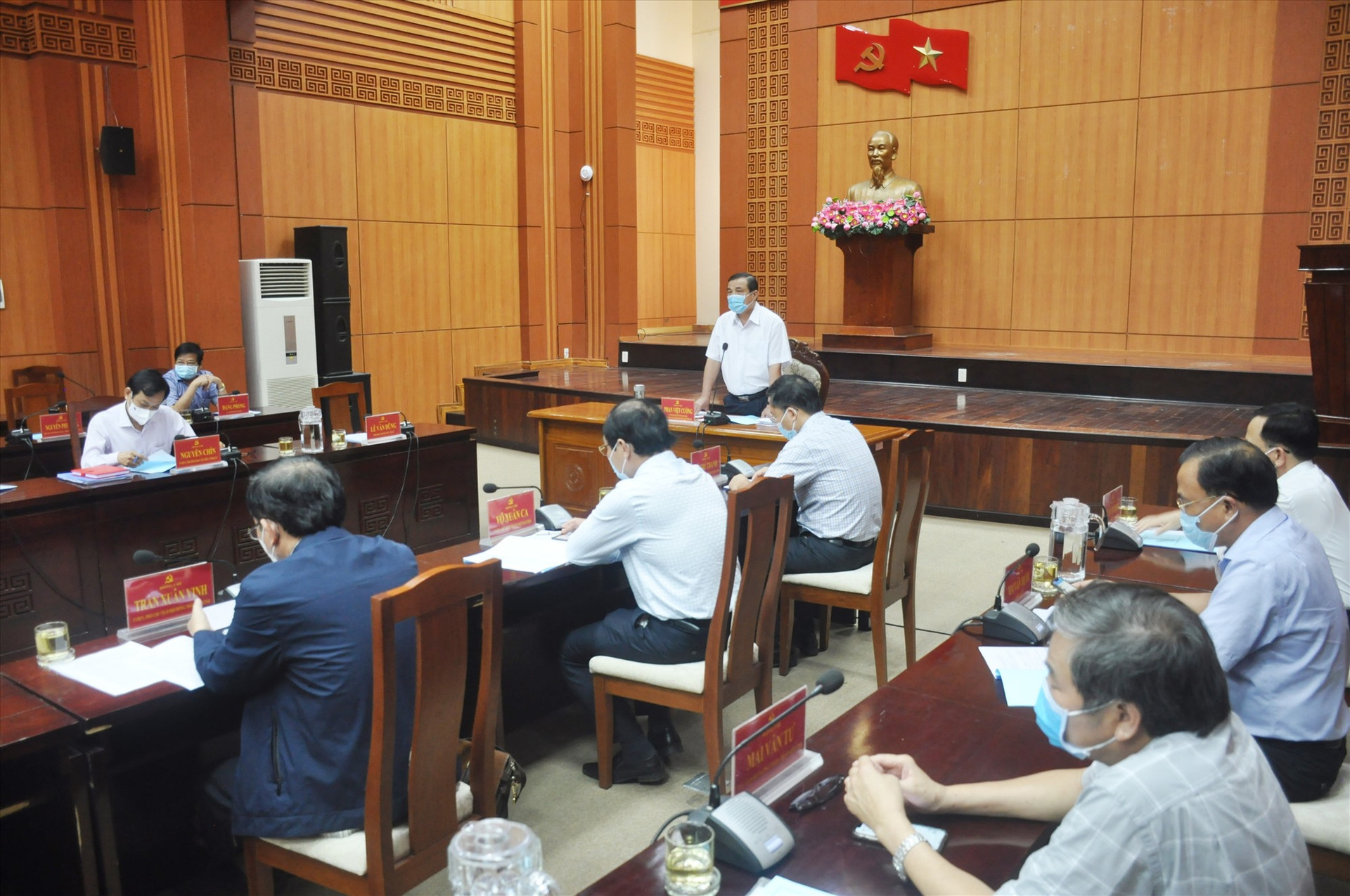 Bí thư Tỉnh ủy, Chủ tịch UBBC tỉnh Phan Việt Cường chủ trì phiên họp thứ 5 của UBBC tỉnh chiều 17.5. Ảnh: N.Đ