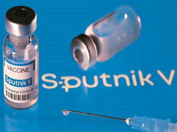 Vắc xin Sputnik V đang được chính phủ Nga tiêm chủng rộng rãi cho người dân. Ảnh: Business-Standard