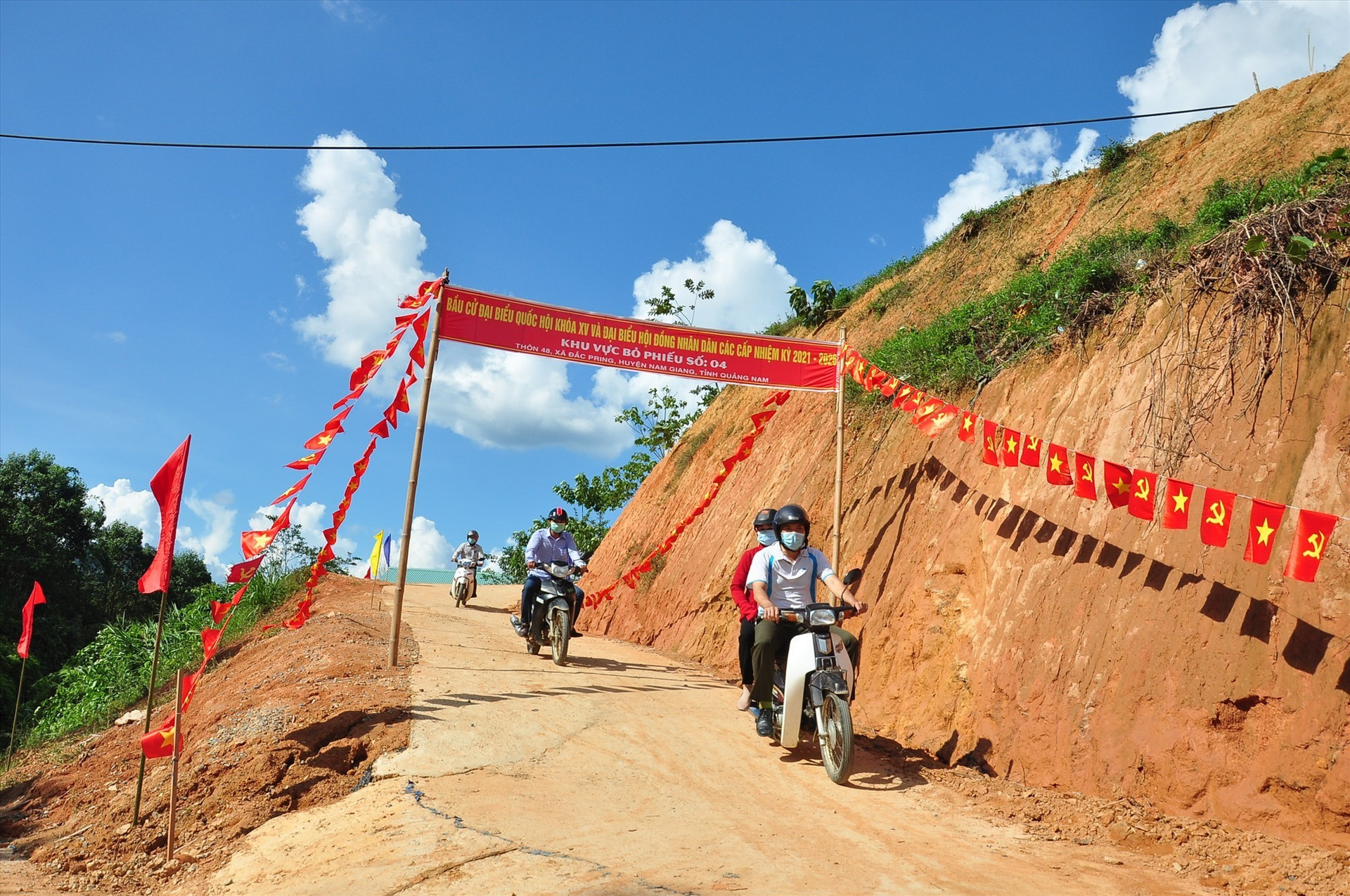 Không khí ngày bầu cử tại các xã biên giới huyện Nam Giang. Ảnh: V.A