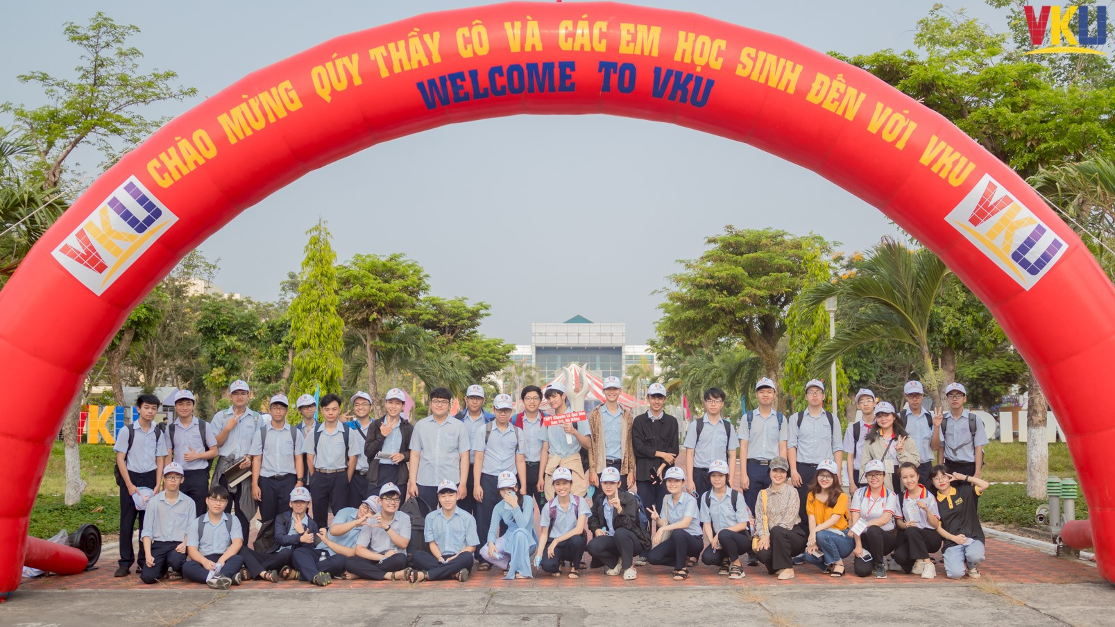 VKU chào đón các bạn học sinh THPT và thí sinh trở thành tân SV của Nhà trường.