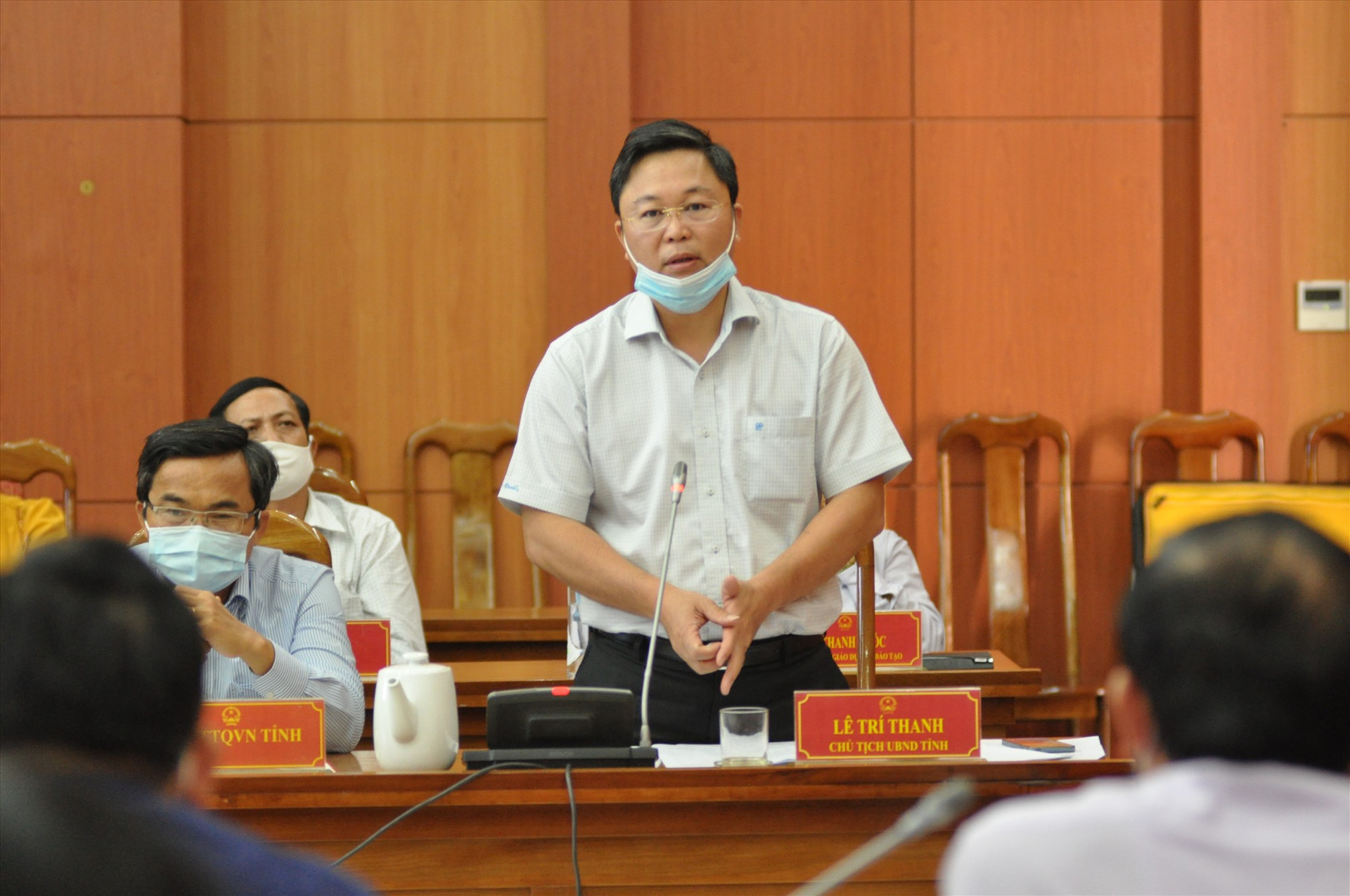 Chủ tịch UBND tỉnh Lê Trí Thanh phát biểu tại phiên họp. Ảnh: X.P