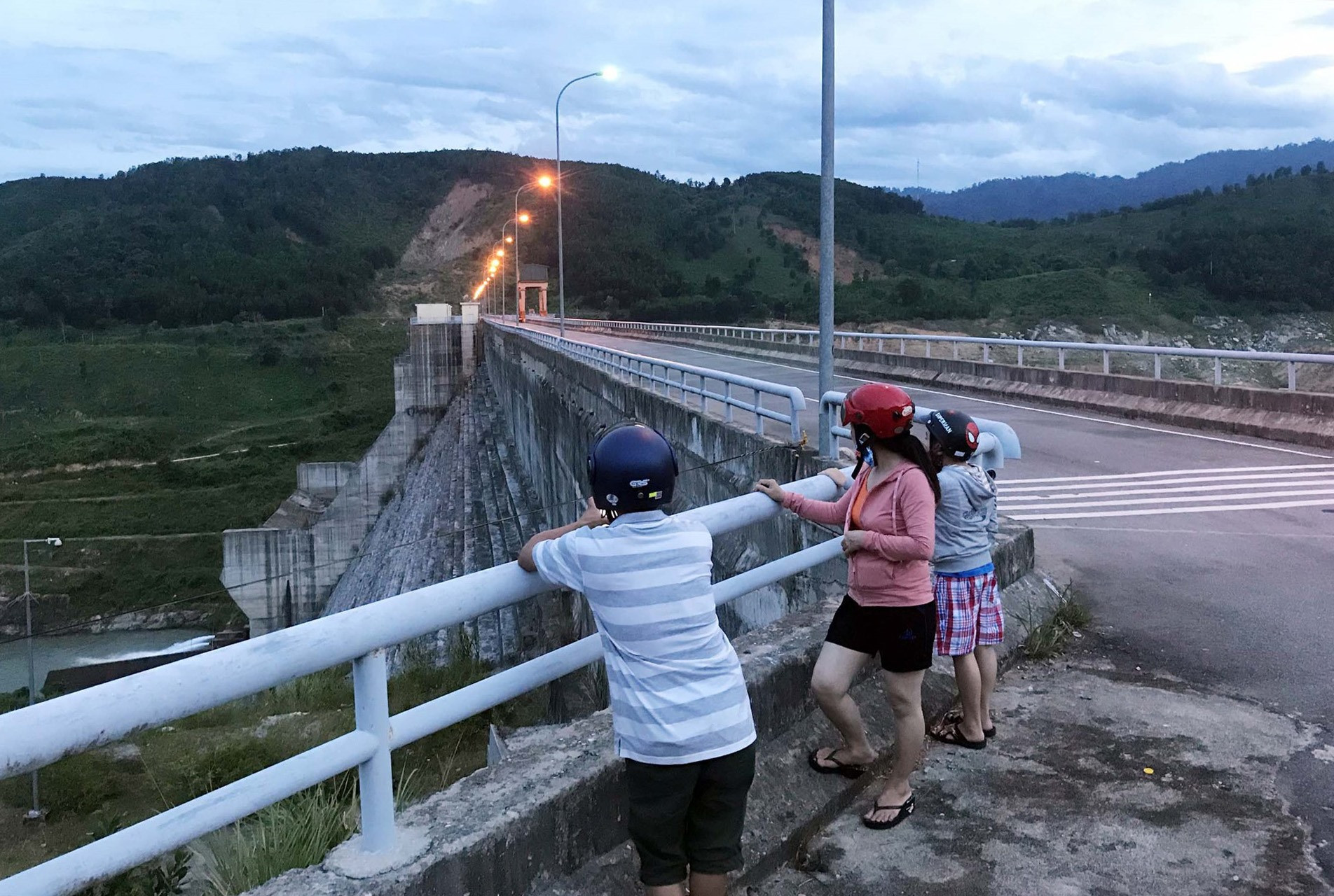 Chạng vạng tối ngày 30.5, tái xuất hiện động đất mạnh 2.6 độ richter tại khu vực thủy điện Sông Tranh 2, huyện Bắc Trà My.