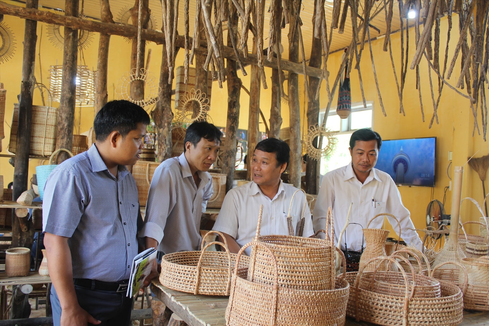 The products will be introduced to tourist destinations and exported by the project.  The project has helped the local people gradually be independent of forests, secure their livehoods and sustainably protect the forest environment.