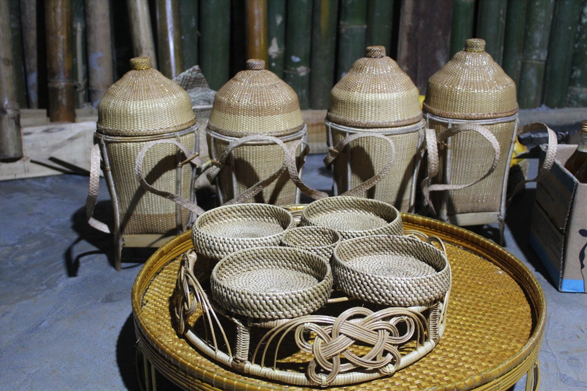 The project also helps revive and develop the Cotu people’s wicker.