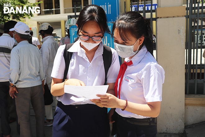 Theo nhiều thí sinh đánh giá, đề thi Ngữ văn năm nay vừa sức, bám sát thực tiễn. Ảnh: NGỌC HÀ