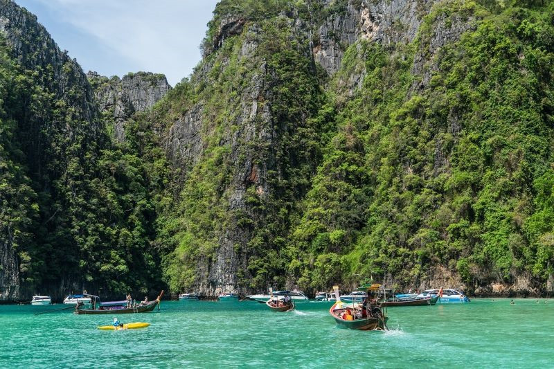 Thiên đường du lịch Phuket, Thái Lan từng đón rất nhiều khách quốc tế trước đại dịch Covid-19. Ảnh: travelandynews