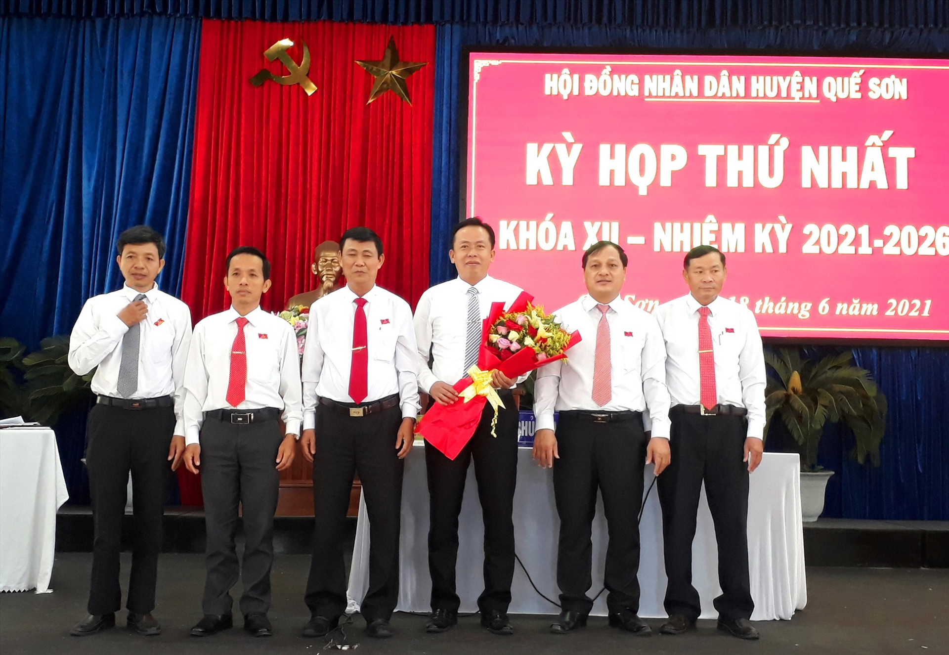 ông Đinh Nguyên Vũ được bầu giữ chức Chủ tịch HĐND huyện khóa XII, nhiệm kỳ 2021-2026. ảnh DT.