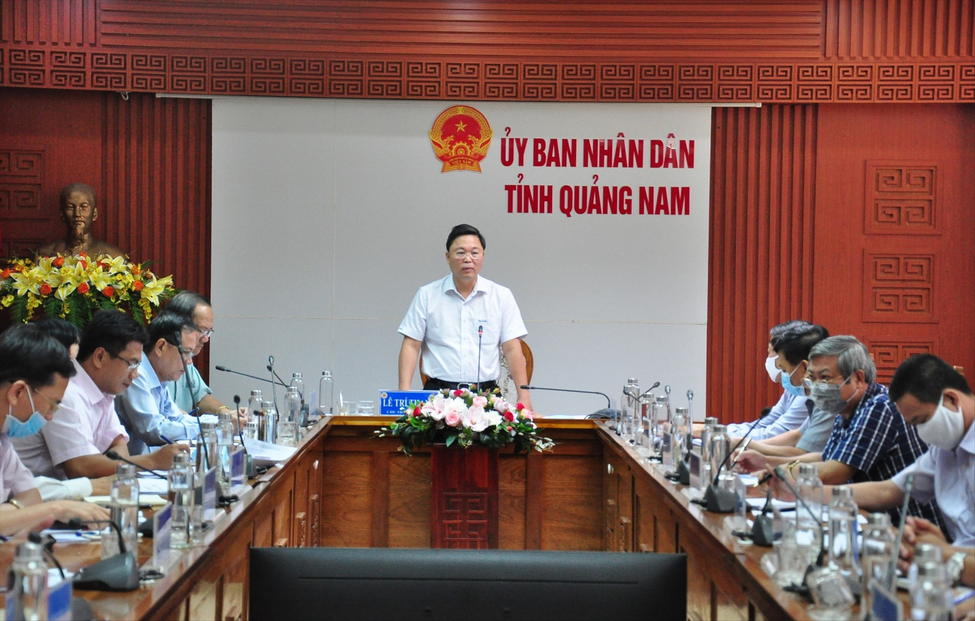 Chủ tịch UBND tỉnh Lê Trí Thanh phát biểu chỉ đạo tại cuộc họp diễn ra hôm nay 18.6.  Ảnh: S.A