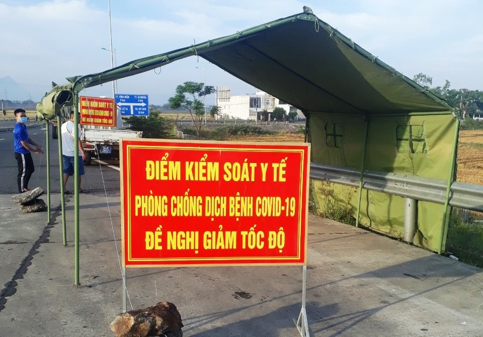 Thành lập lại các chốt chặn ở khu vực giáp ranh giữa Quảng Nam và TP. Đà Nẵng. Ảnh: C.Đ