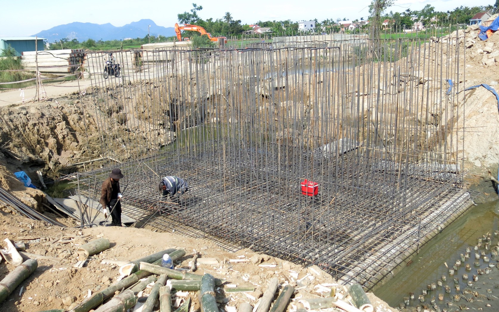 Công trường dự án phát triển môi trường hạ tầng đô thị để ứng phó với biến đổi khí hậu TP.Hội An. Ảnh: T.D