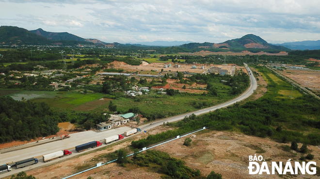 Nhu cầu sử dụng đất công nghiệp đang tăng tạo điều kiện cho các chủ dự án bất động sản công nghiệp đẩy mạnh đầu tư. TRONG ẢNH: Khu vực quy hoạch đầu tư các dự án khu công nghiệp trên địa bàn huyện Hòa Vang.            Ảnh: TRIỆU TÙNG