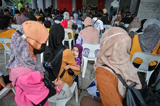 Một điểm xét nghiệm COVID-19 tại Shah Alam, ngoại ô Kuala Lumpur, Malaysia. Ảnh: AFP/TTXVN