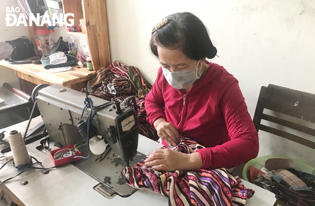 Nhờ nguồn vốn tín dụng chính sách, bà Lê Thị Kim Nhung tiếp tục phát triển sản xuất, ổn định cuộc sống. Ảnh: M.QUẾ
