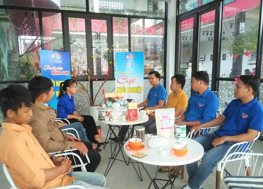 Thanh niên Nông Sơn tham gia chương trình “Cà phê khởi nghiệp” khi dịch Covid-19 chưa bùng phát trở lại. Ảnh: CTV