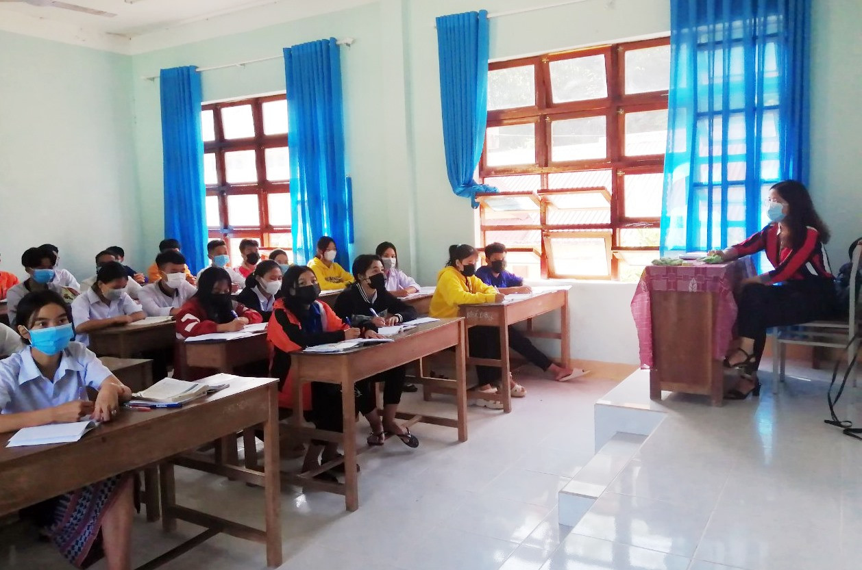 Học sinh lớp 12 Trường THPT Võ Chí Công được ôn tập kiến thức tại trường để chuẩn bị bước vào kỳ thi tốt nghiệp THPT. Ảnh: Đ.H