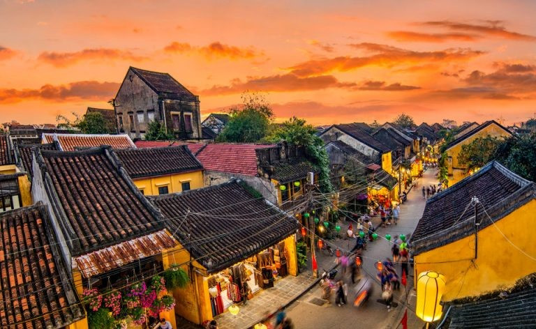 Hoi An ancient town, a UNESCO World Heritage Site, was once a bustling international trading port dating back to the 15th century. This town is very beautiful with colorful lanterns.