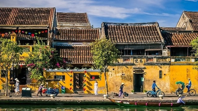 According to Traveller, pedestrians in Hoi An ancient town can easily wander around the small streets for shopping without being annoyed by motorbikes.