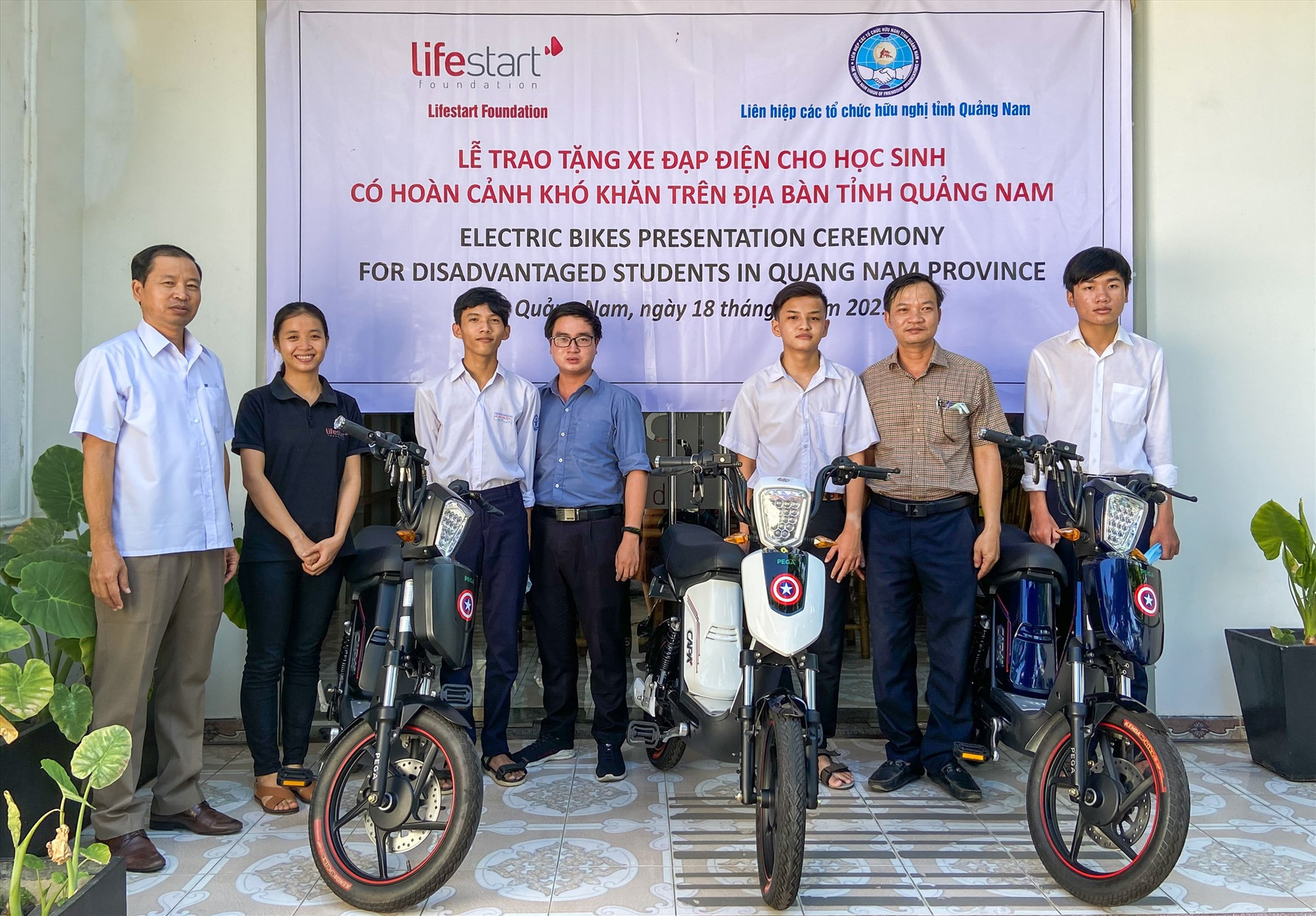 Hỗ trợ xe đạp điện cho học sinh nghèo Quảng Nam