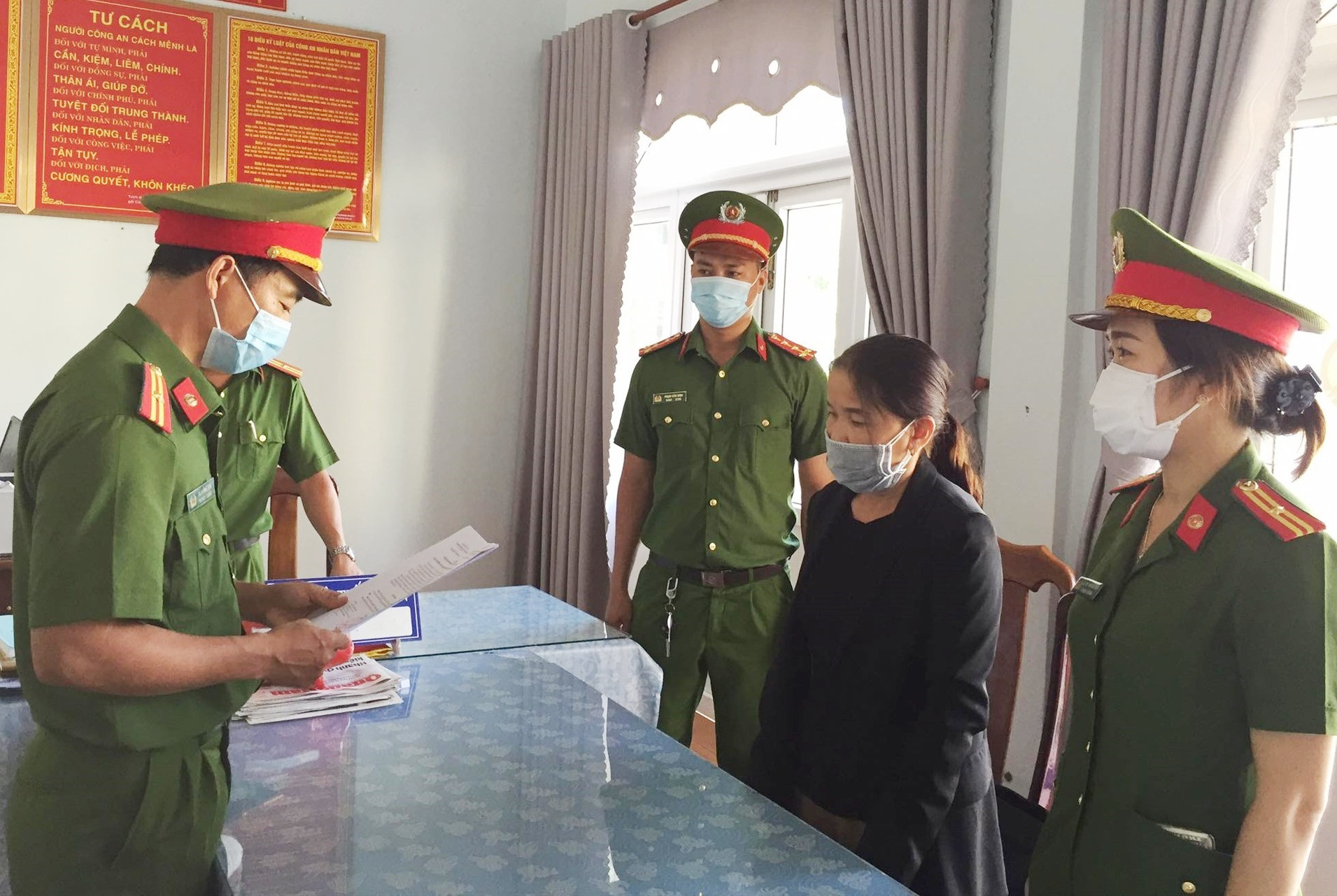Cơ quan Cảnh sát điều tra tống đạt các quyết định đối với bị can Nguyễn Thị Mỹ Dung