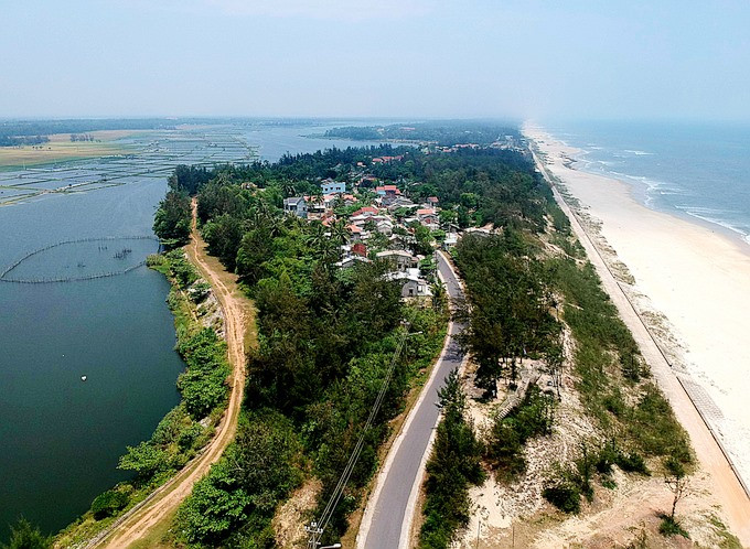 Làng Hòa Thanh nằm trong khu vực giữa biển và sông. Ảnh Internet