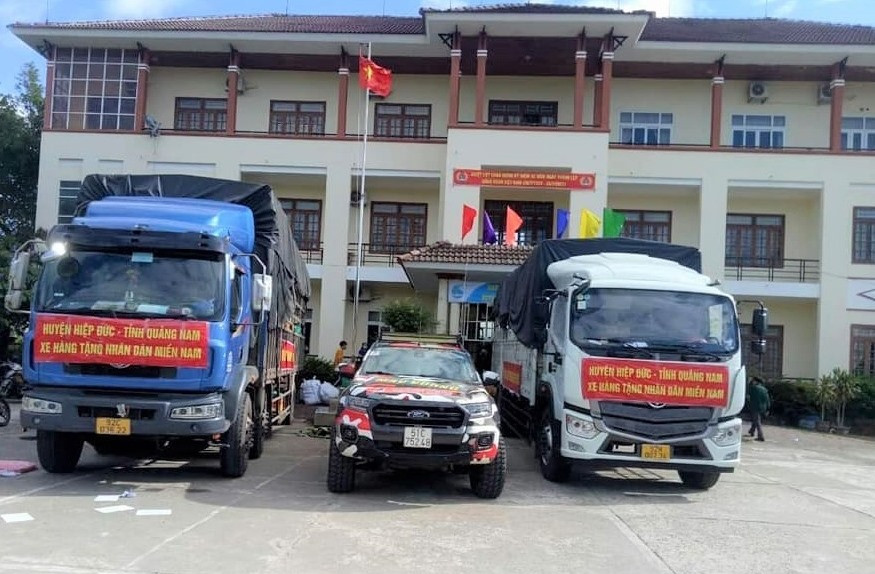 Các chuyển xe chở lương thực, thực phẩm nhân dân Hiệp Đức ủng hộ vào TP.Hồ Chí Minh. Ảnh: CTV