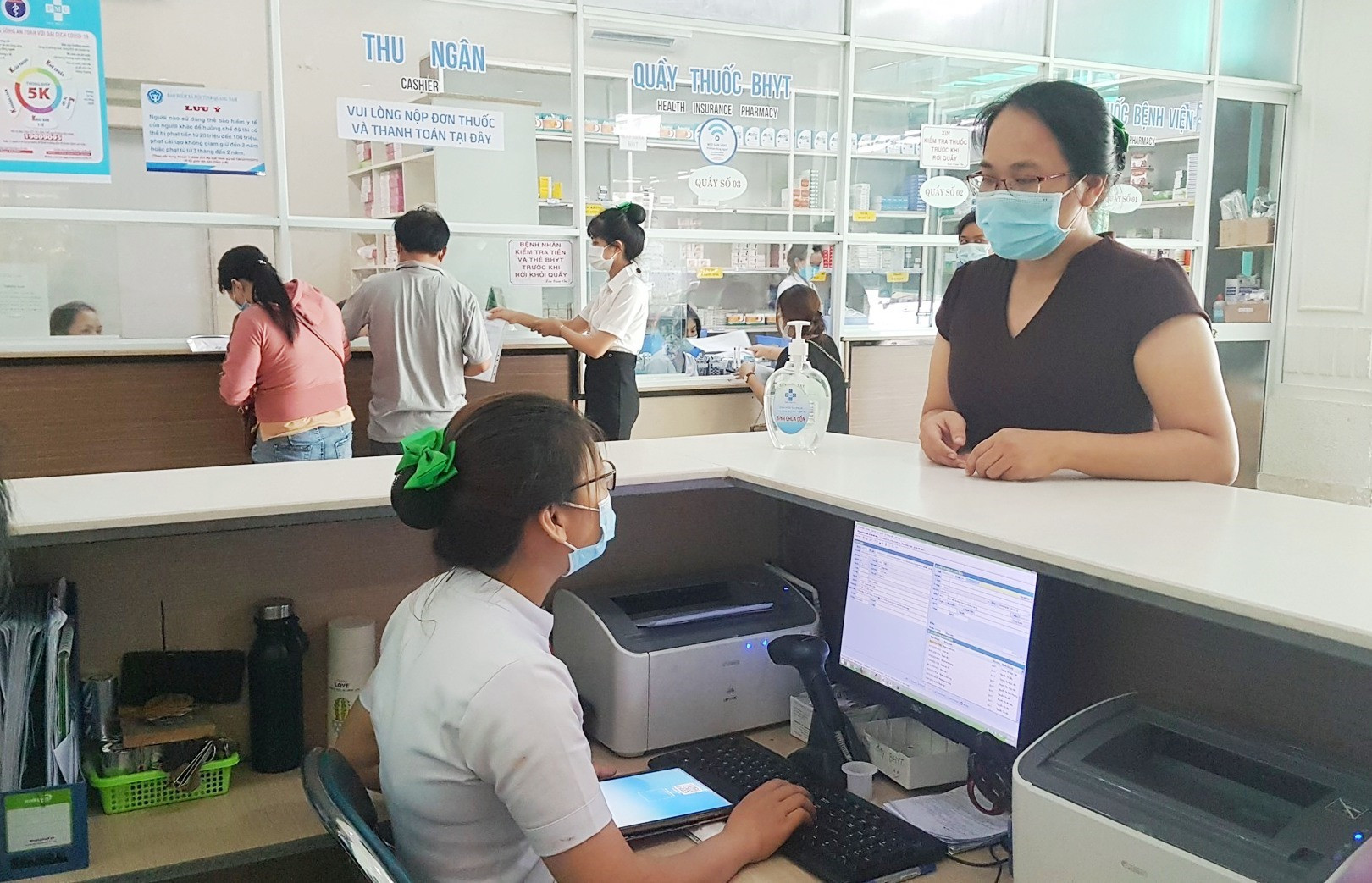 BHXH Việt Nam yêu cầu các tỉnh, thành tạo điều kiện tốt nhất để cơ sở y tế khám chữa bệnh BHYT cho nhân dân. Ảnh: D.L