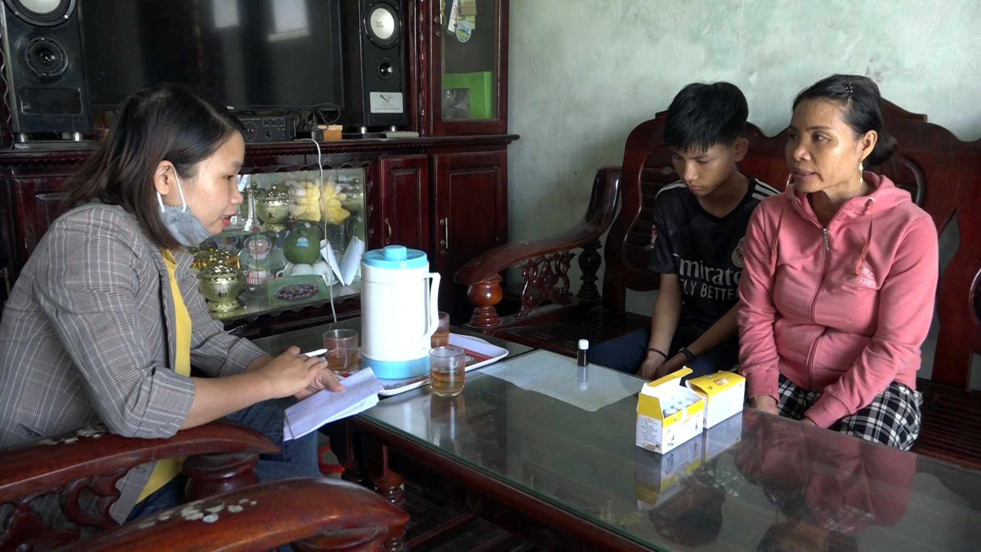 Hai mẹ con của Nguyễn Viết Danh đã được Tổ chức COV hỗ trợ 1.000 USD trong 2 năm qua.