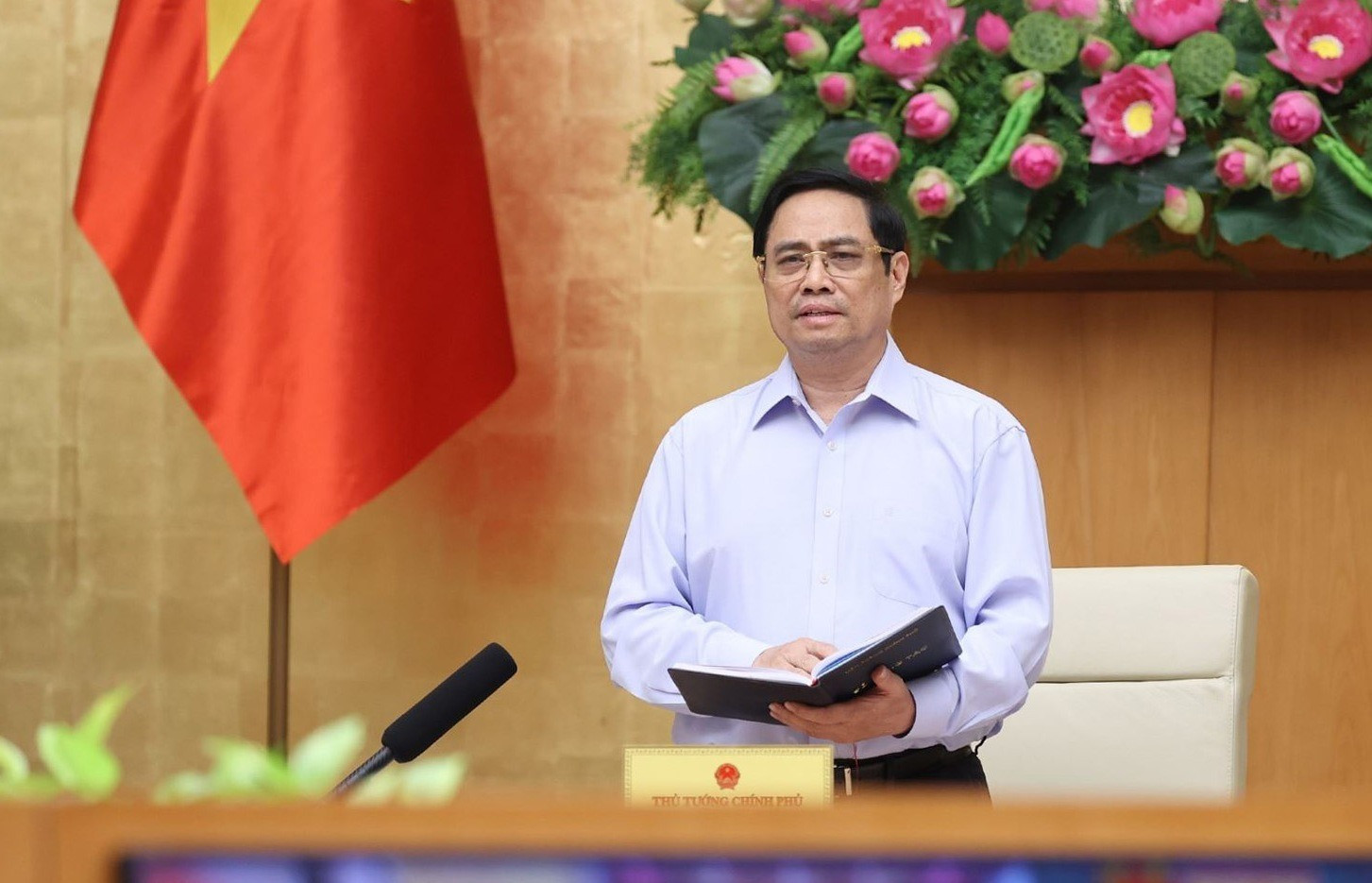 Thủ tướng Chính phủ Phạm Minh Chính yêu các Bộ ngành, địa phương tăng cường thực hiện các biện pháp phòng, chống dịch COVID-19. Ảnh: TXVN