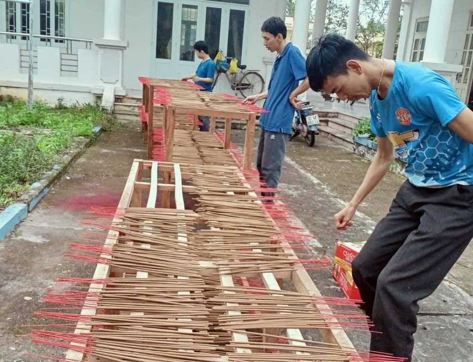 Nạn nhân chất độc da cam được tạo điều kiện học nghề, phát triển sản xuất. Ảnh: H.L