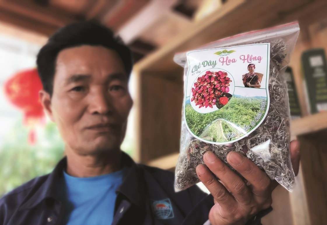 Mr. Phong and his rose tea