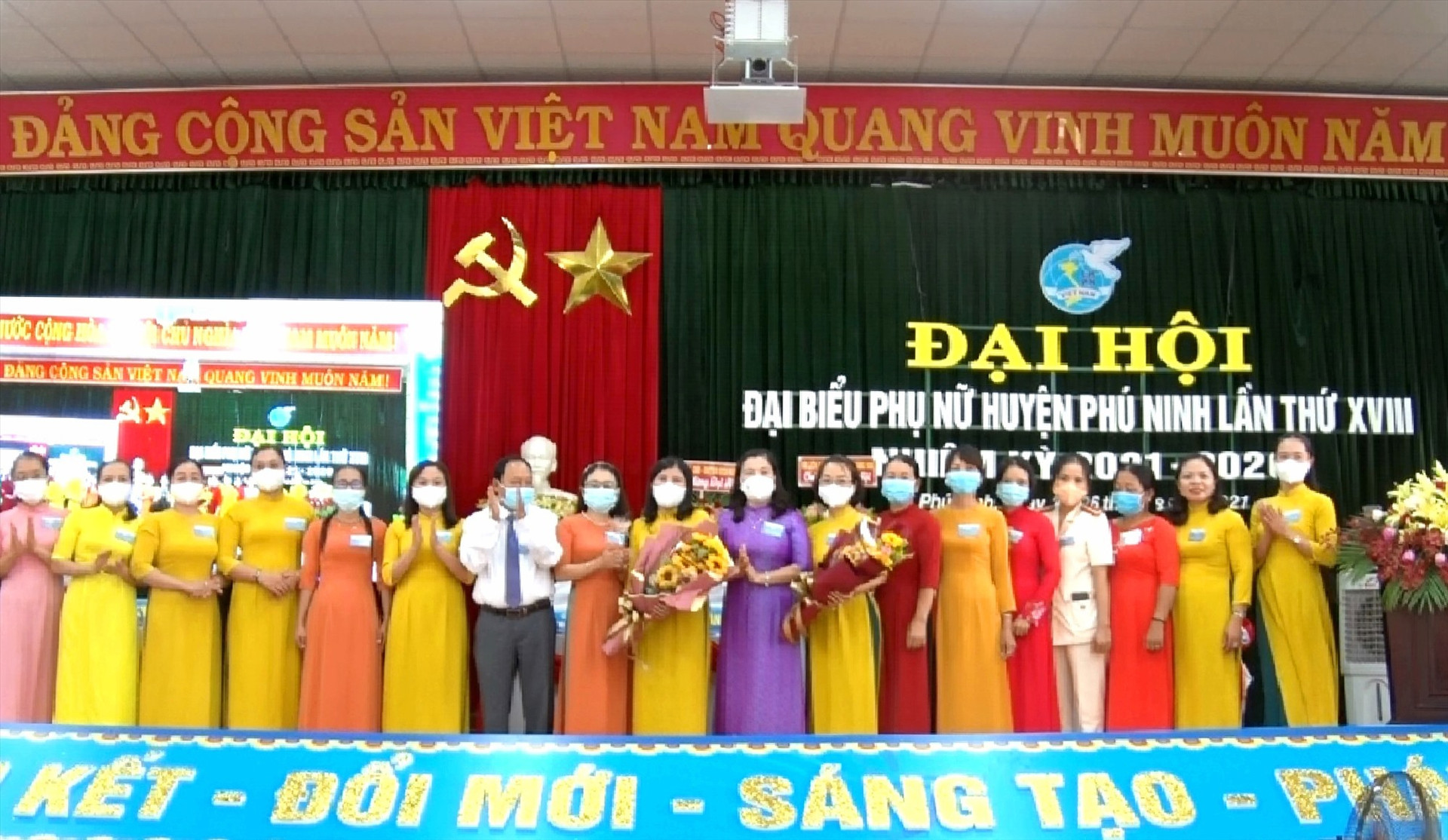 Ra mắt Ban Chấp hành Hội LHPN huyện Phú Ninh khóa XVIII. Ảnh: V.Đ