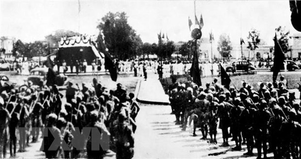 Đông đảo nhân dân tập trung tại vườn hoa Ba Đình nghe Chủ tịch Hồ Chí Minh đọc Tuyên ngôn Độc lập ngày 2/9/1945. (Nguồn: Tư liệu TTXVN)