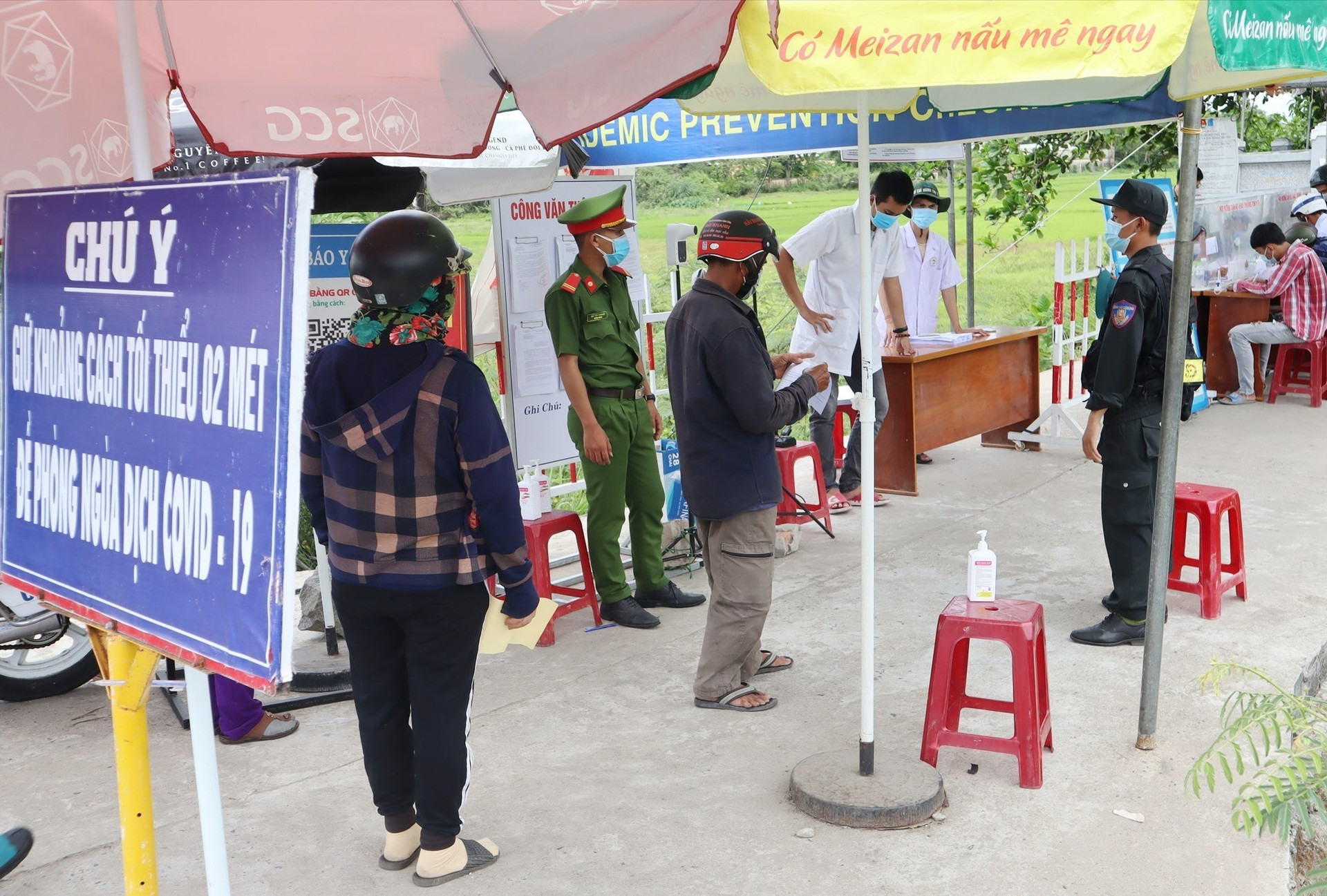 Thị xã Điện Bàn thực hiện giãn cách xã hội theo Chỉ thị 16 từ ngày 16.8. Ảnh: QUỐC TUẤN