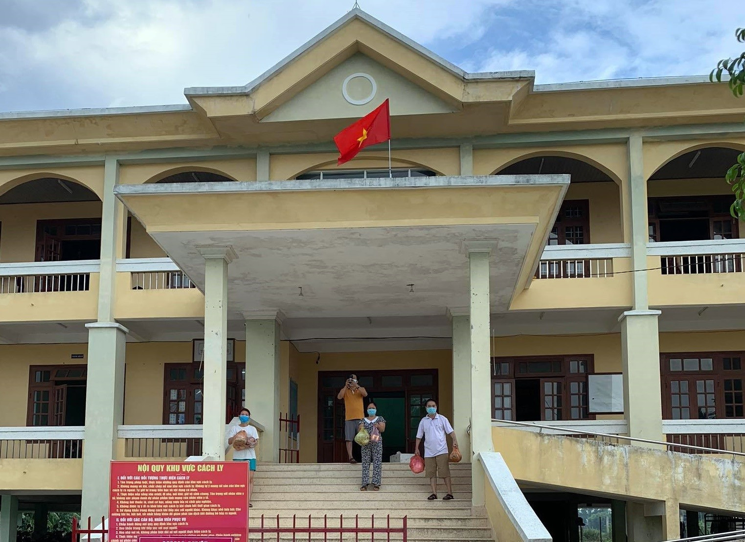 Các giáo viên có nhà ở Đà Nẵng sẽ phải cách ly tập trung tại Nhà Đa năng Điện Phước khi vào Điện Bàn làm việc