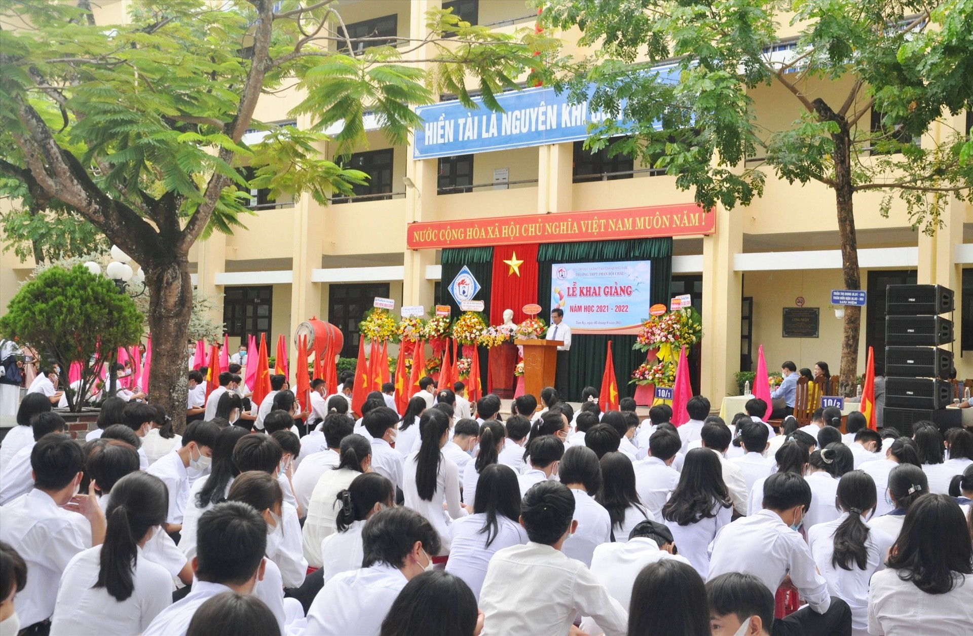 Lễ khai giảng gọn nhẹ của Trường THPT Phan Bội Châu (Tam Kỳ). Ảnh: X.P